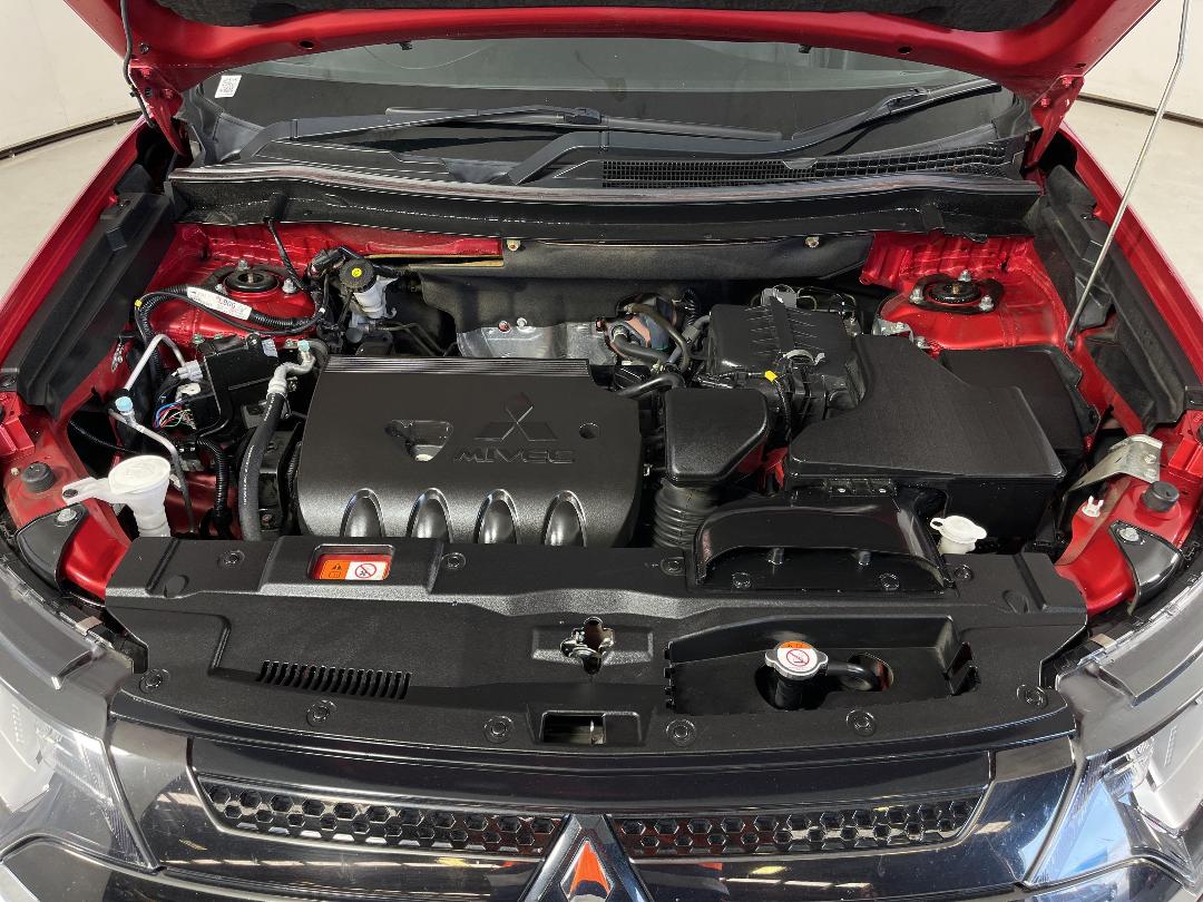 Photo '13' of Mitsubishi Outlander Photo '13' of Mitsubishi Outlander