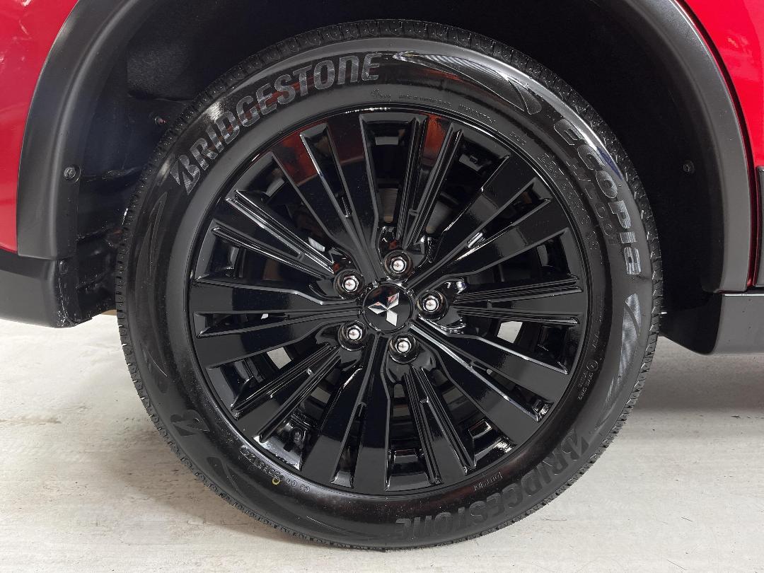 Photo '12' of Mitsubishi Outlander Photo '12' of Mitsubishi Outlander