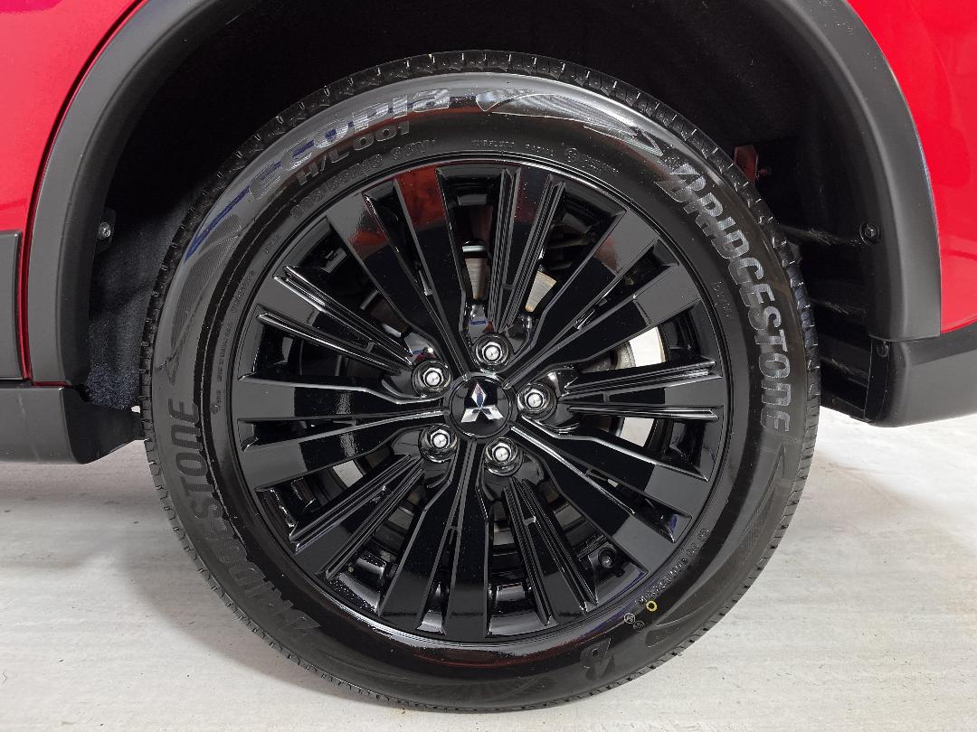 Photo '11' of Mitsubishi Outlander Photo '11' of Mitsubishi Outlander