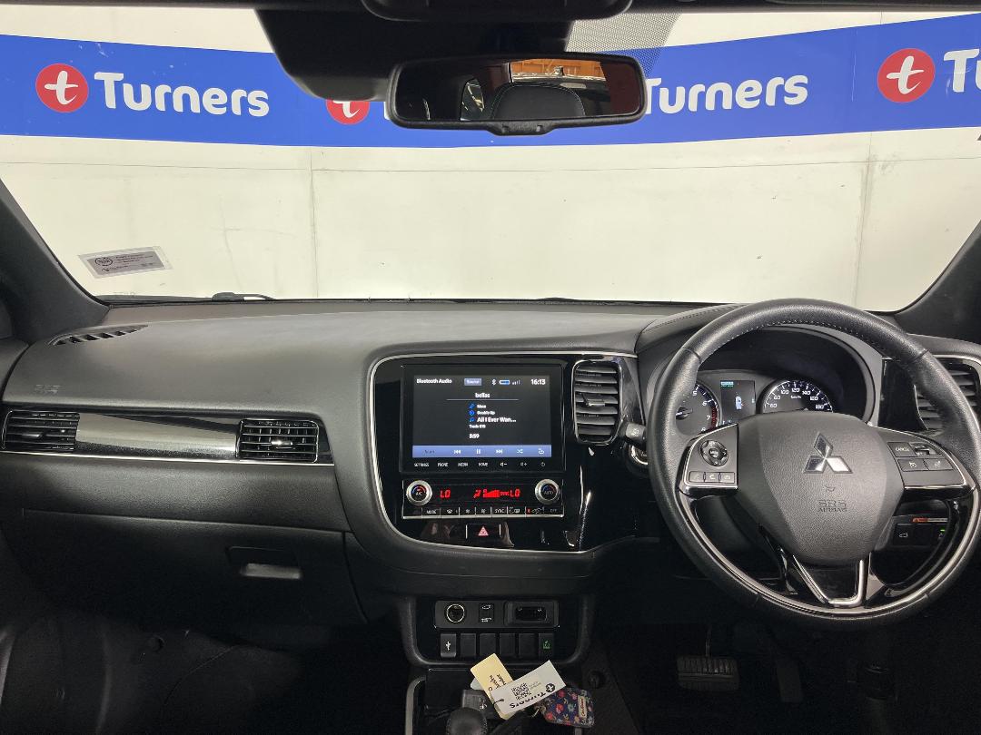 Photo '17' of Mitsubishi Outlander Photo '17' of Mitsubishi Outlander