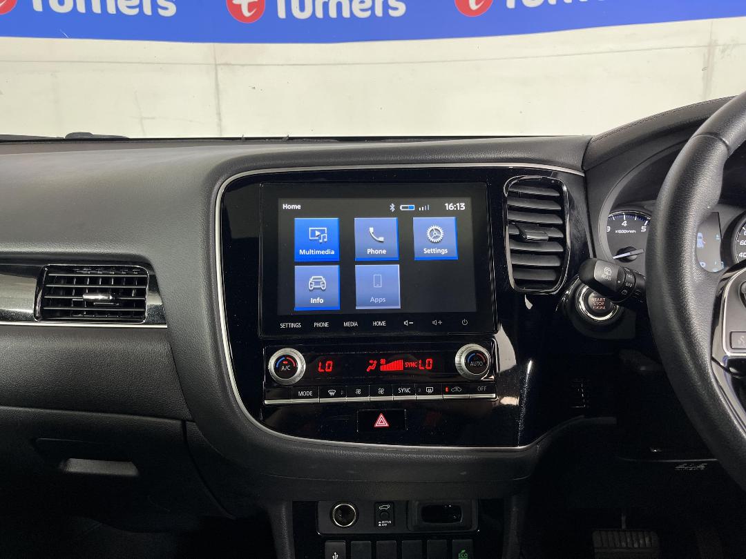 Photo '18' of Mitsubishi Outlander Photo '18' of Mitsubishi Outlander