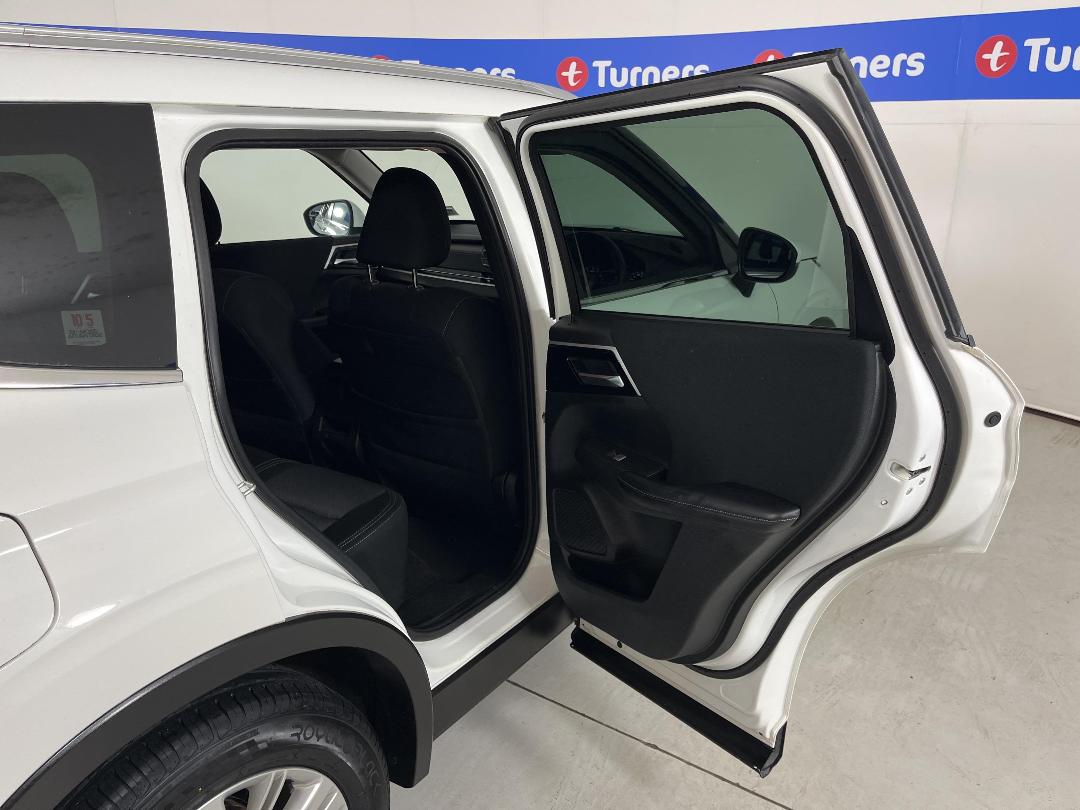 Photo '19' of Mitsubishi Outlander