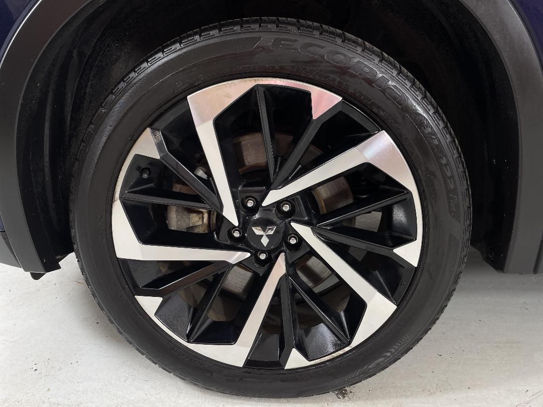 Photo '10' of Mitsubishi Outlander