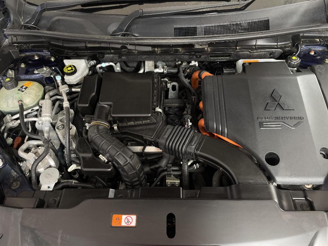 Photo '13' of Mitsubishi Outlander