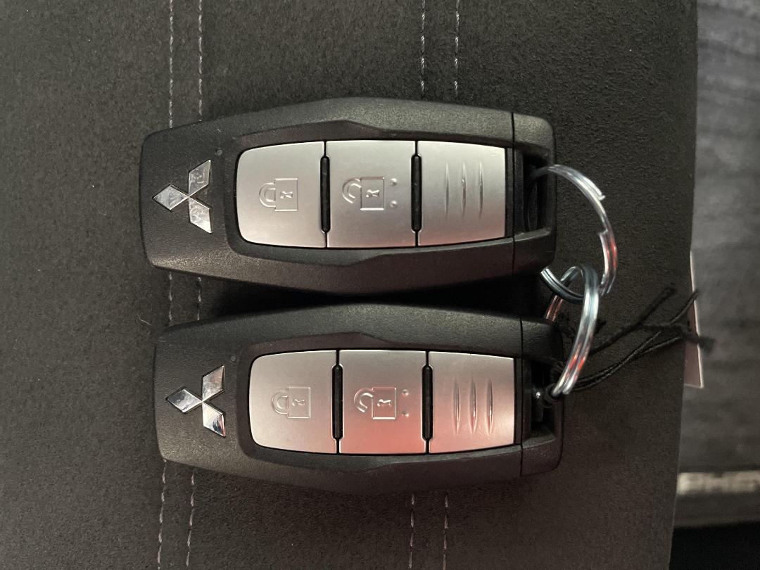 Photo '22' of Mitsubishi Outlander