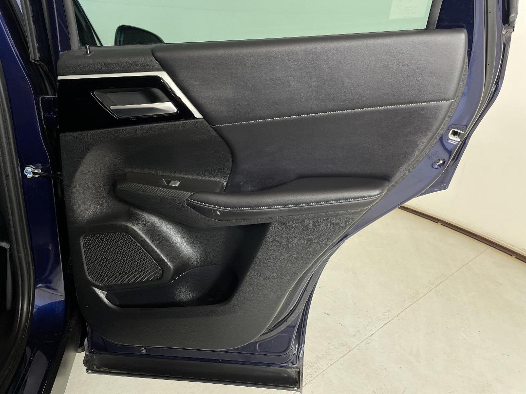 Photo '19' of Mitsubishi Outlander