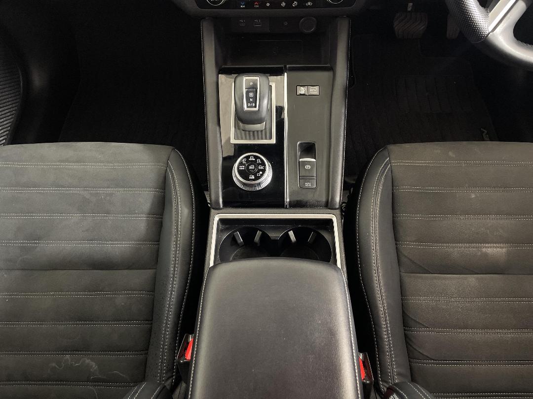 Photo '18' of Mitsubishi Outlander