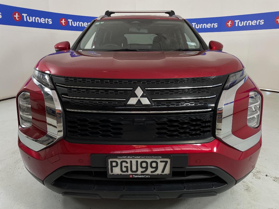 Photo '2' of Mitsubishi Outlander