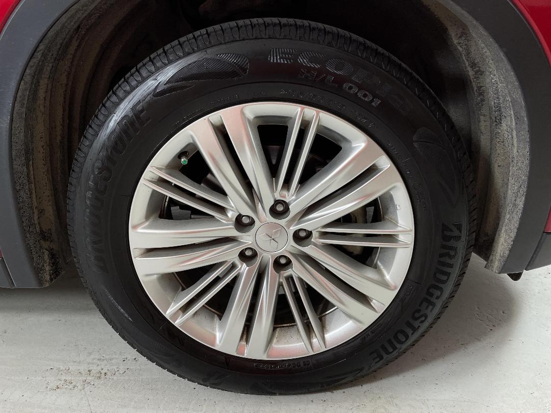 Photo '9' of Mitsubishi Outlander