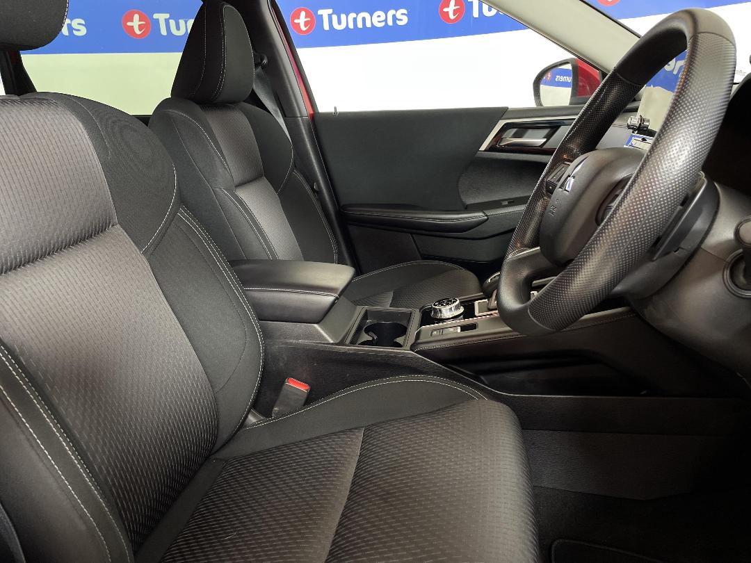 Photo '16' of Mitsubishi Outlander