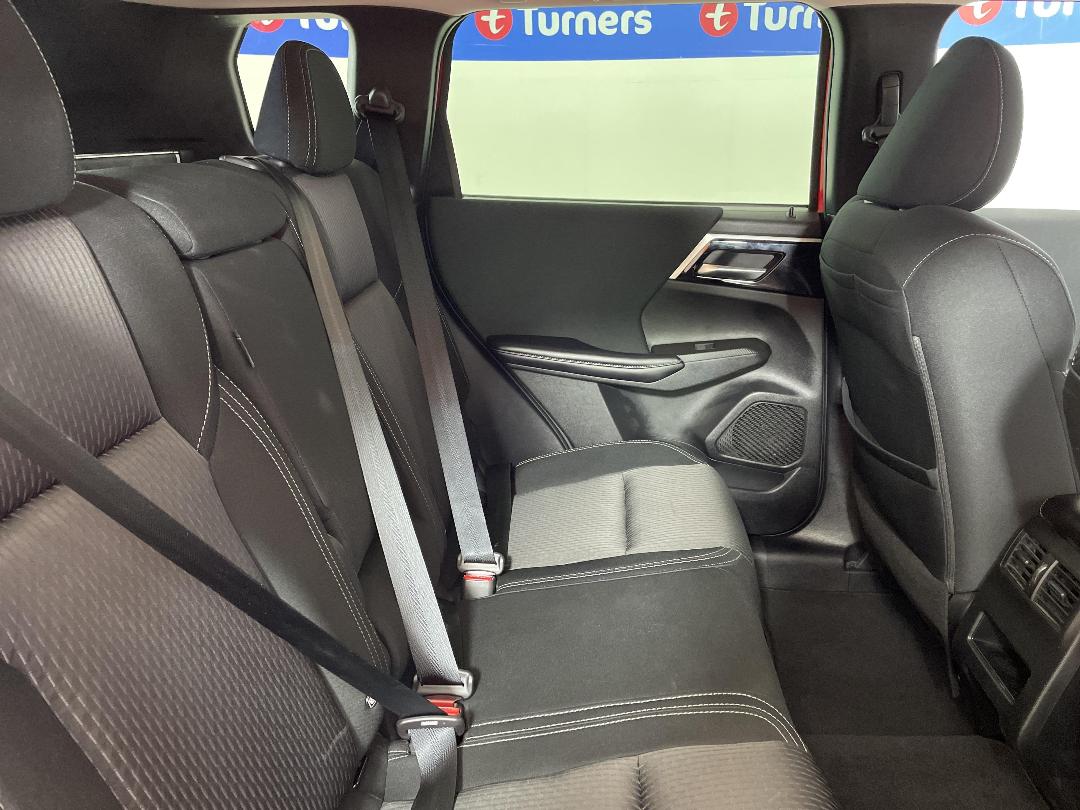 Photo '20' of Mitsubishi Outlander