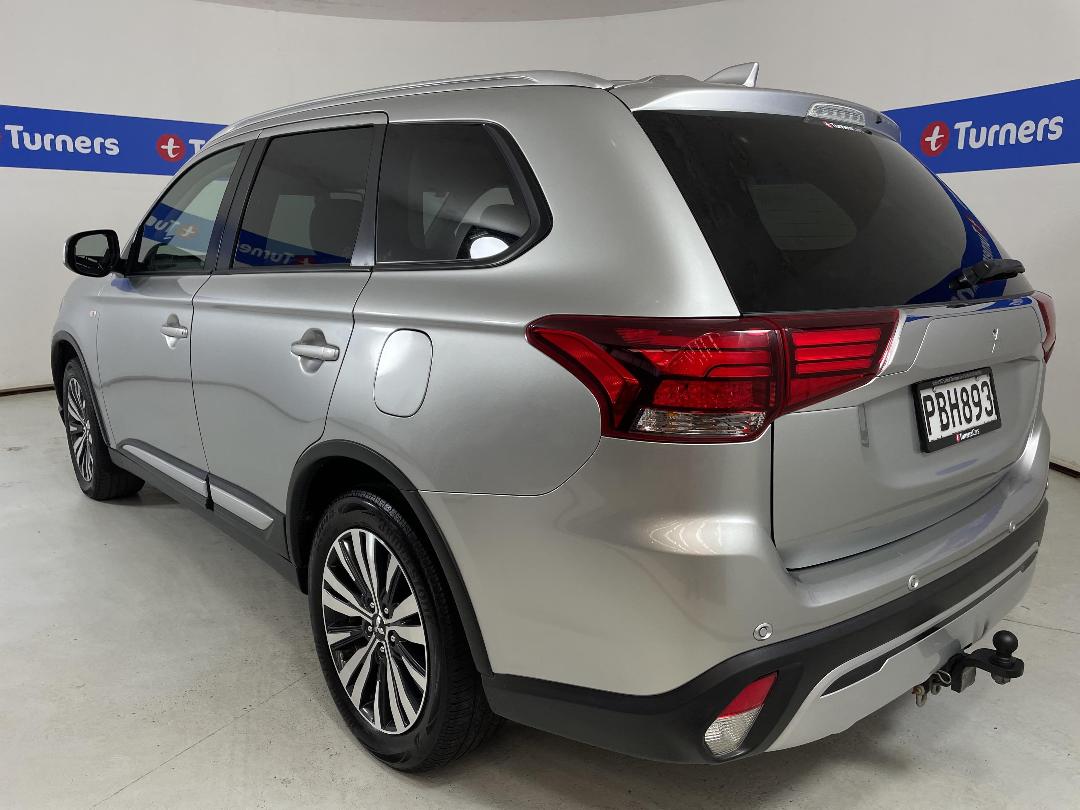 Photo '5' of Mitsubishi Outlander