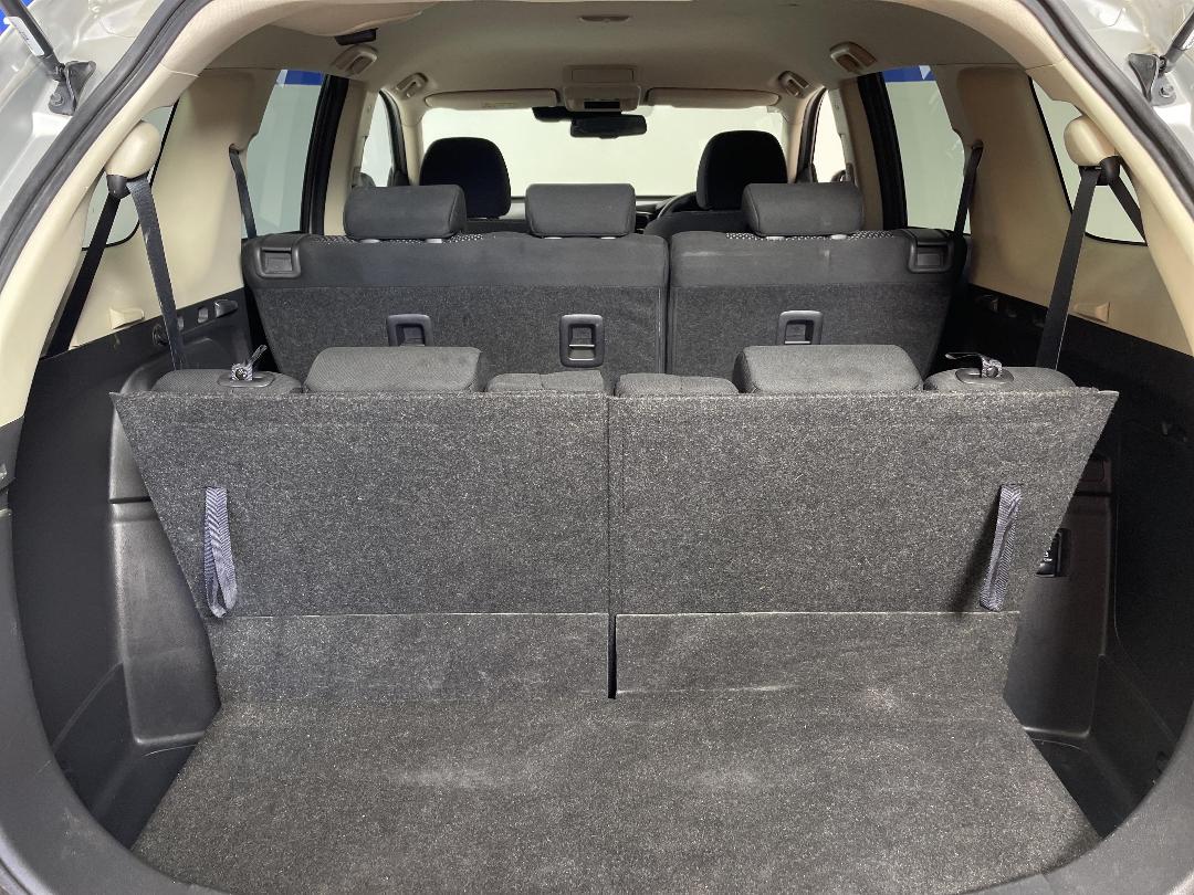 Photo '14' of Mitsubishi Outlander