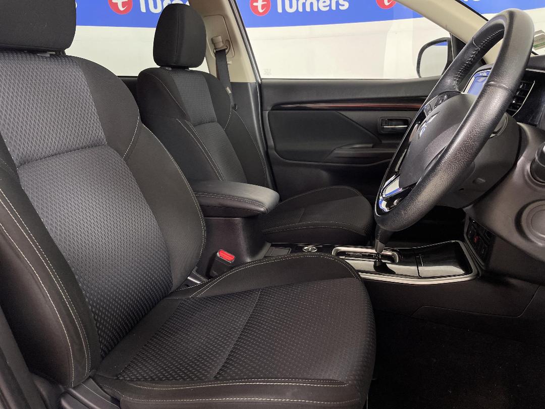 Photo '16' of Mitsubishi Outlander