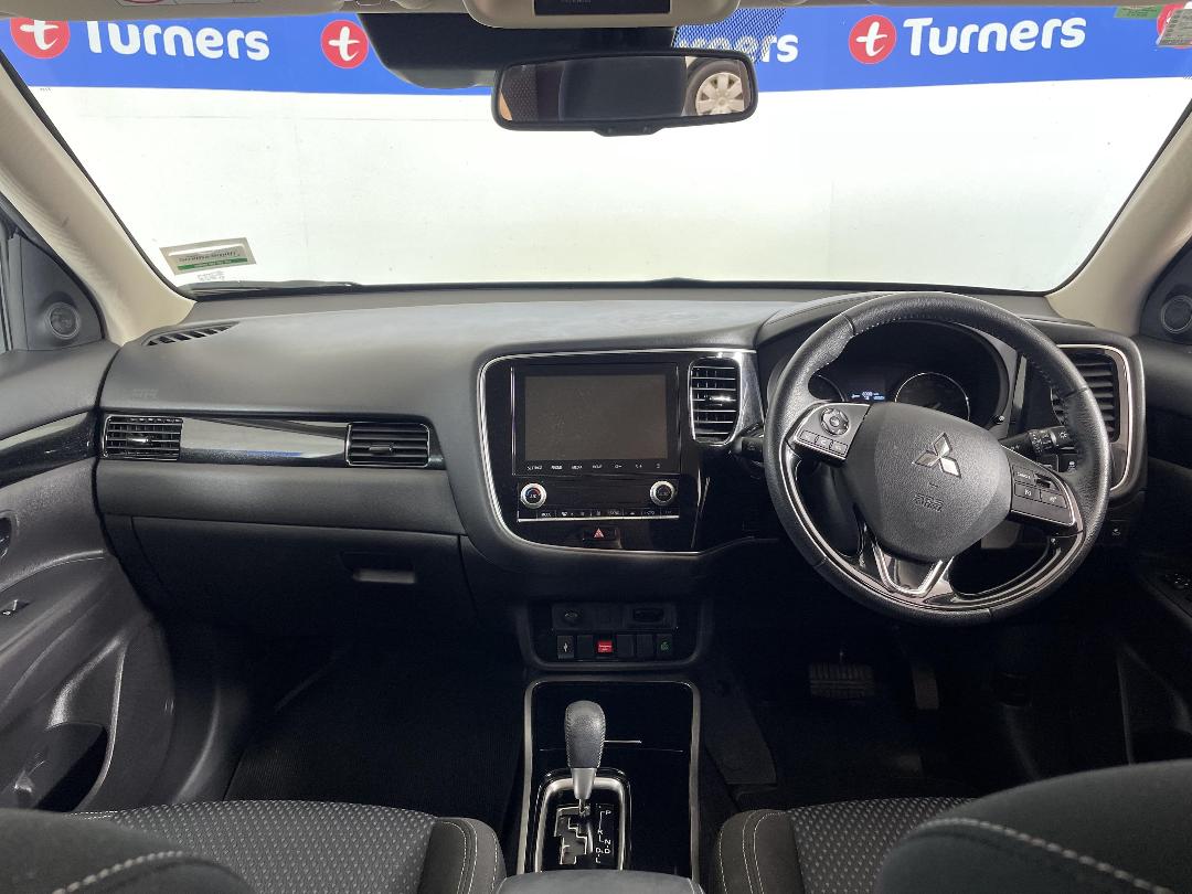 Photo '17' of Mitsubishi Outlander