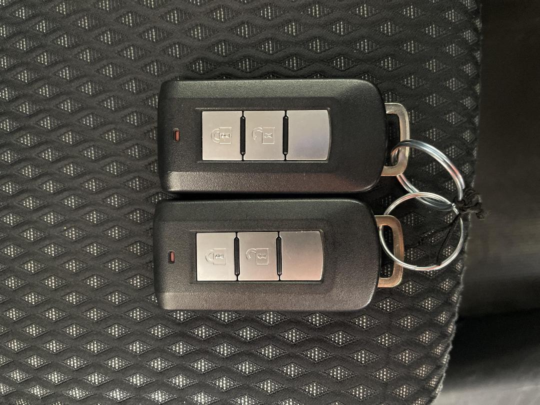 Photo '22' of Mitsubishi Outlander