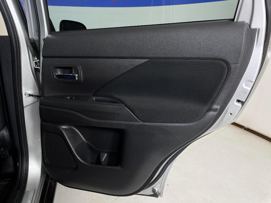 Photo '19' of Mitsubishi Outlander