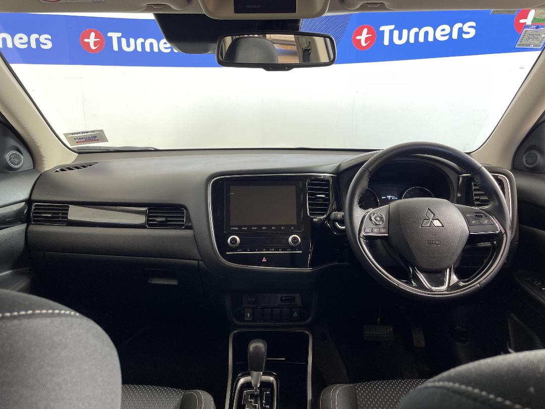 Photo '17' of Mitsubishi Outlander