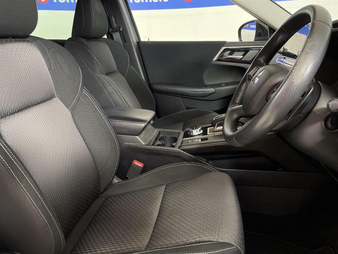 Photo '16' of Mitsubishi Outlander