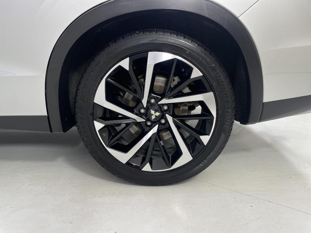 Photo '11' of Mitsubishi Outlander