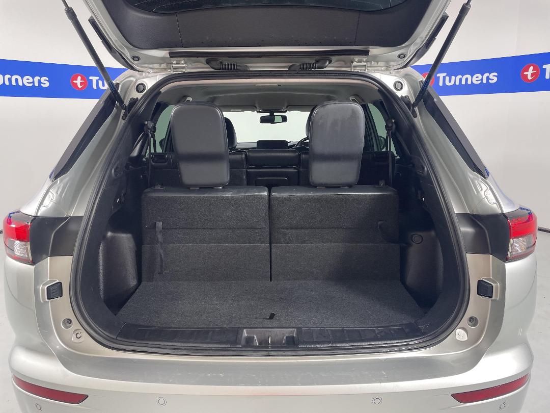 Photo '14' of Mitsubishi Outlander