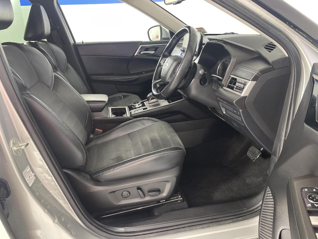 Photo '16' of Mitsubishi Outlander