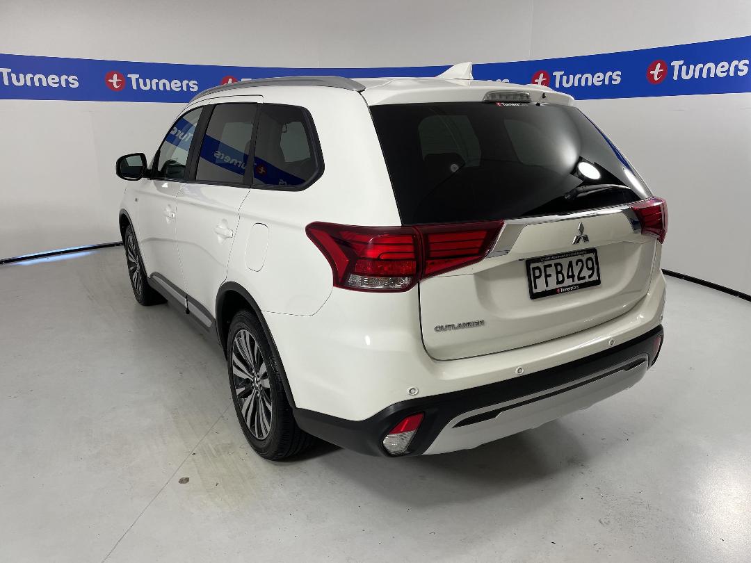 Photo '5' of Mitsubishi Outlander