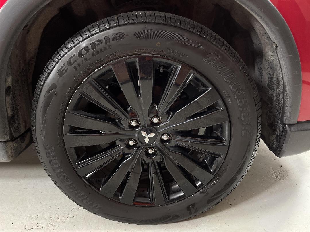 Photo '9' of Mitsubishi Outlander Photo '9' of Mitsubishi Outlander