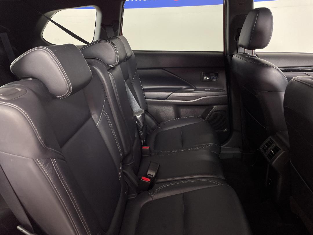 Photo '20' of Mitsubishi Outlander Photo '20' of Mitsubishi Outlander