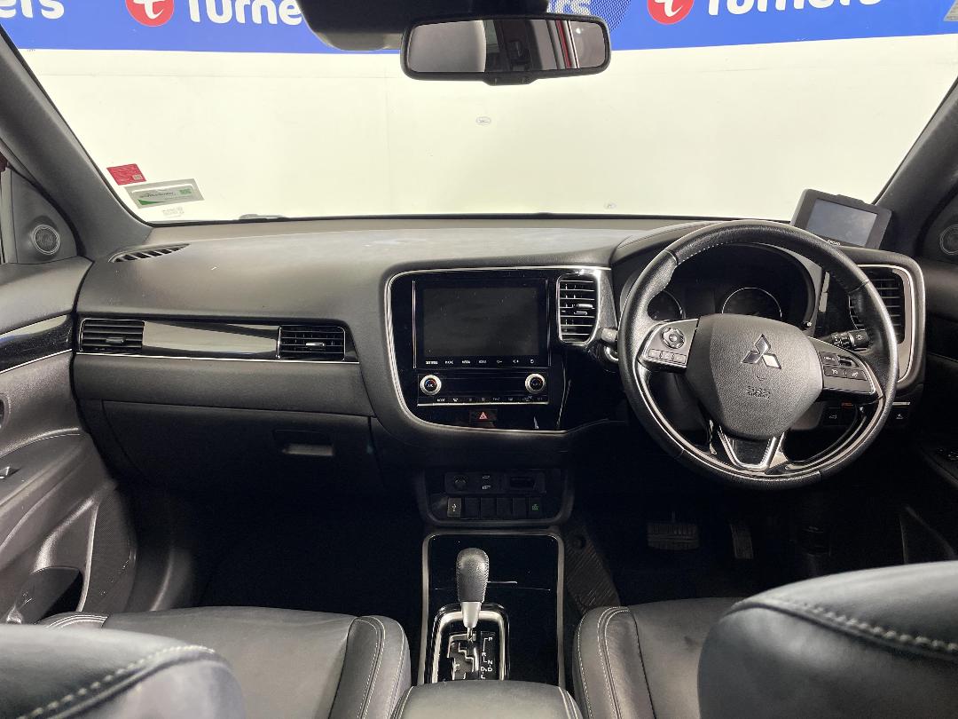 Photo '17' of Mitsubishi Outlander Photo '17' of Mitsubishi Outlander