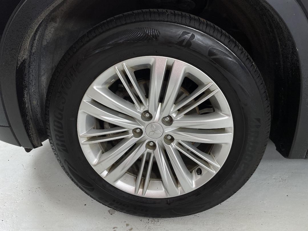 Photo '10' of Mitsubishi Outlander Photo '10' of Mitsubishi Outlander