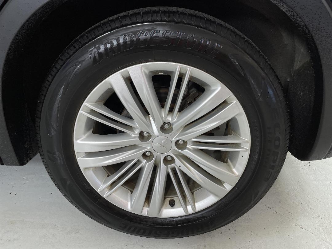 Photo '11' of Mitsubishi Outlander Photo '11' of Mitsubishi Outlander