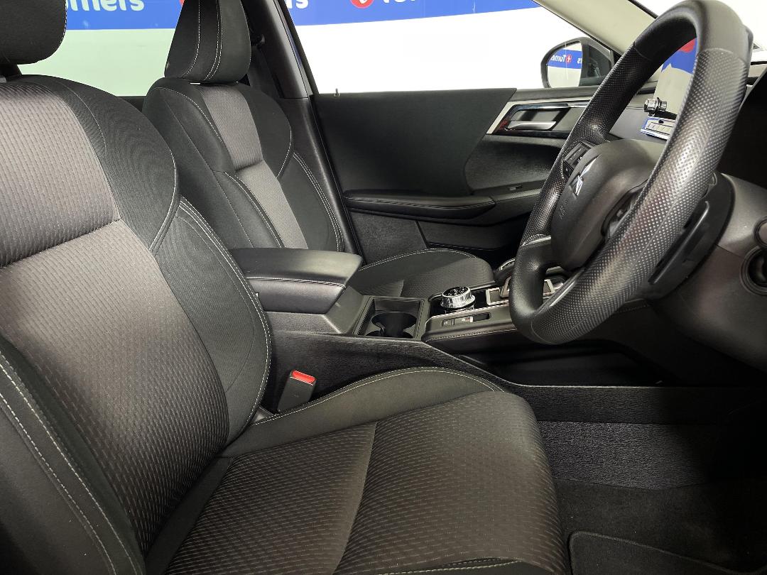 Photo '16' of Mitsubishi Outlander Photo '16' of Mitsubishi Outlander