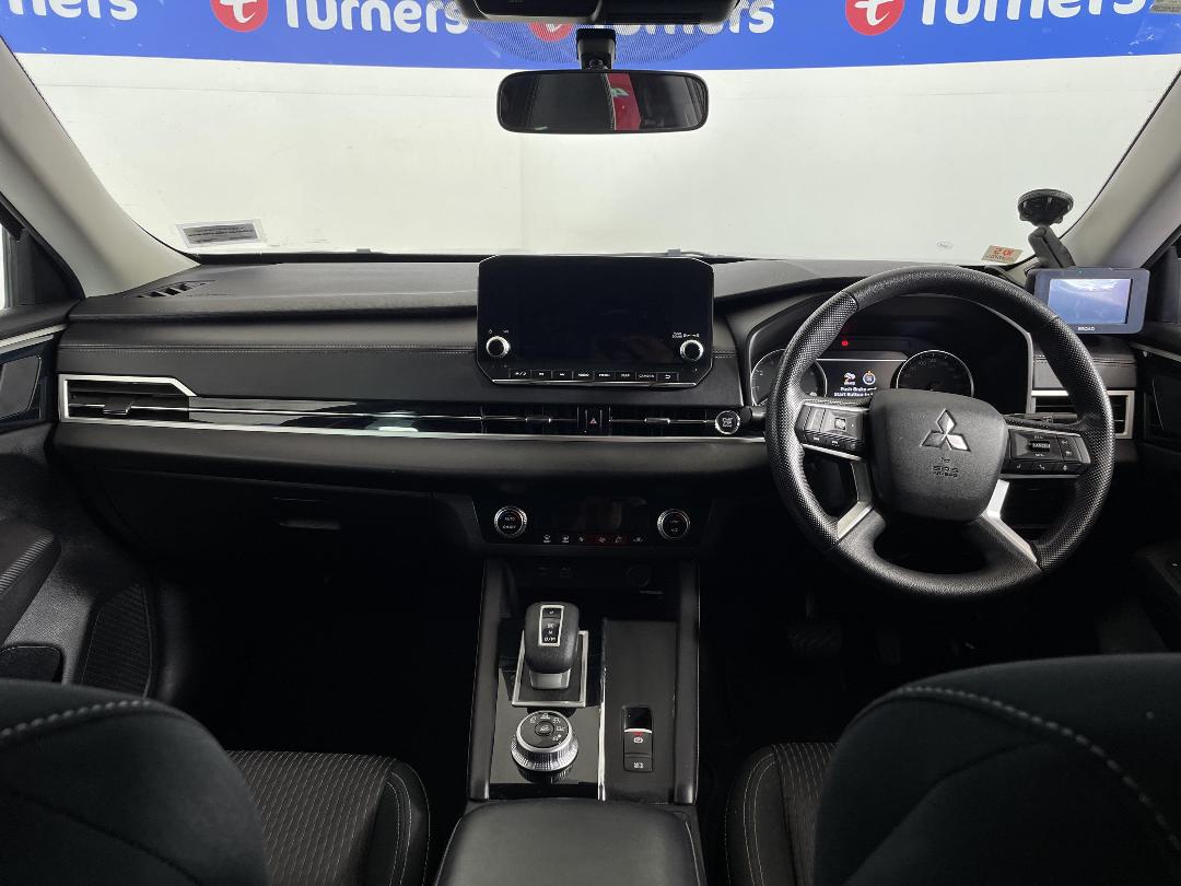 Photo '17' of Mitsubishi Outlander Photo '17' of Mitsubishi Outlander