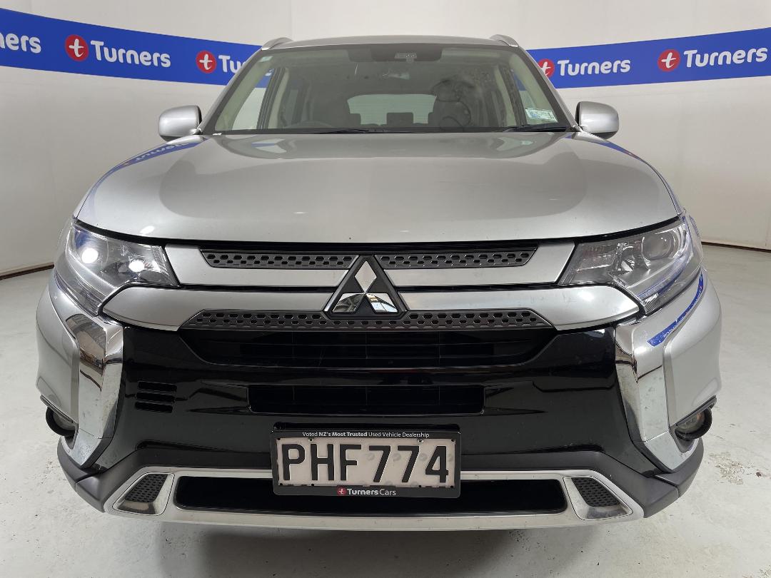 Photo '2' of Mitsubishi Outlander Photo '2' of Mitsubishi Outlander