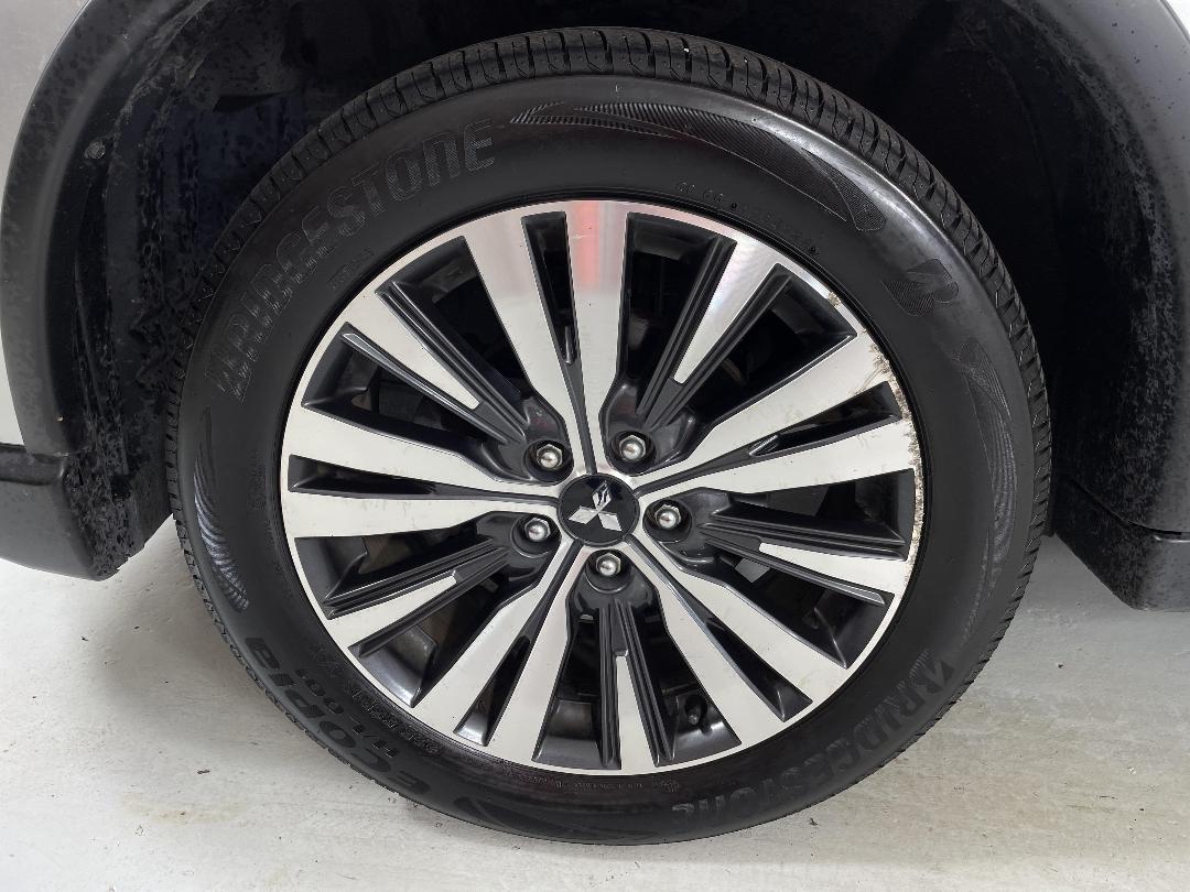 Photo '10' of Mitsubishi Outlander Photo '10' of Mitsubishi Outlander