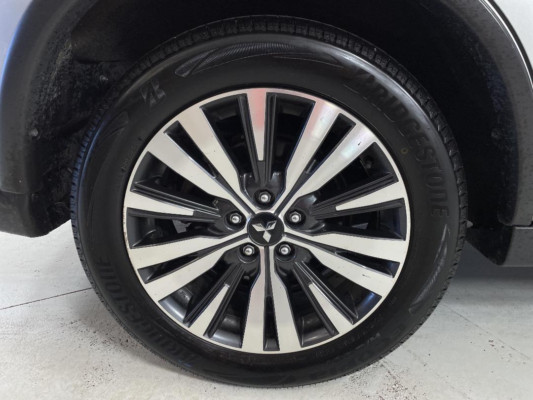 Photo '12' of Mitsubishi Outlander Photo '12' of Mitsubishi Outlander