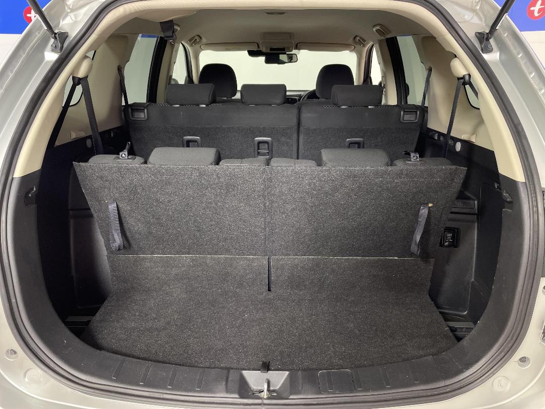 Photo '14' of Mitsubishi Outlander Photo '14' of Mitsubishi Outlander