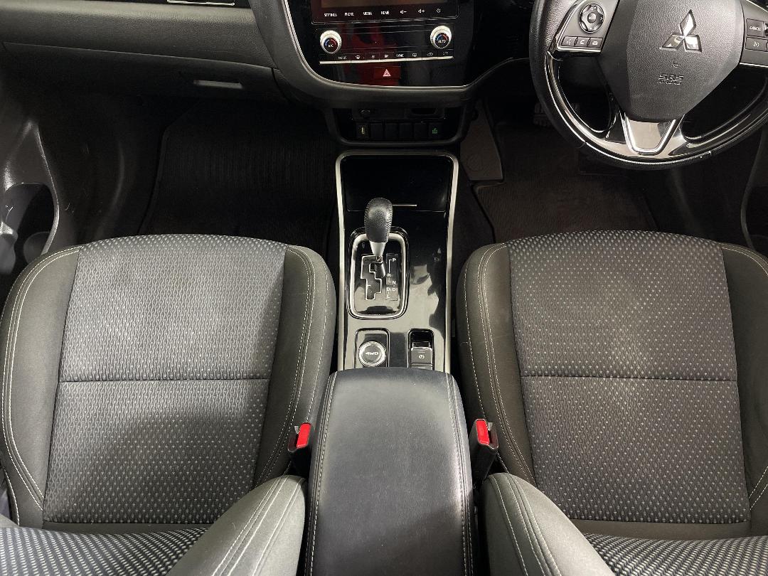 Photo '18' of Mitsubishi Outlander Photo '18' of Mitsubishi Outlander