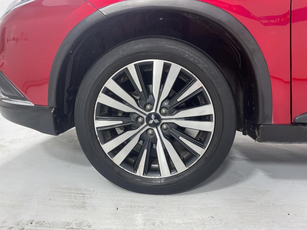 Photo '10' of Mitsubishi Outlander