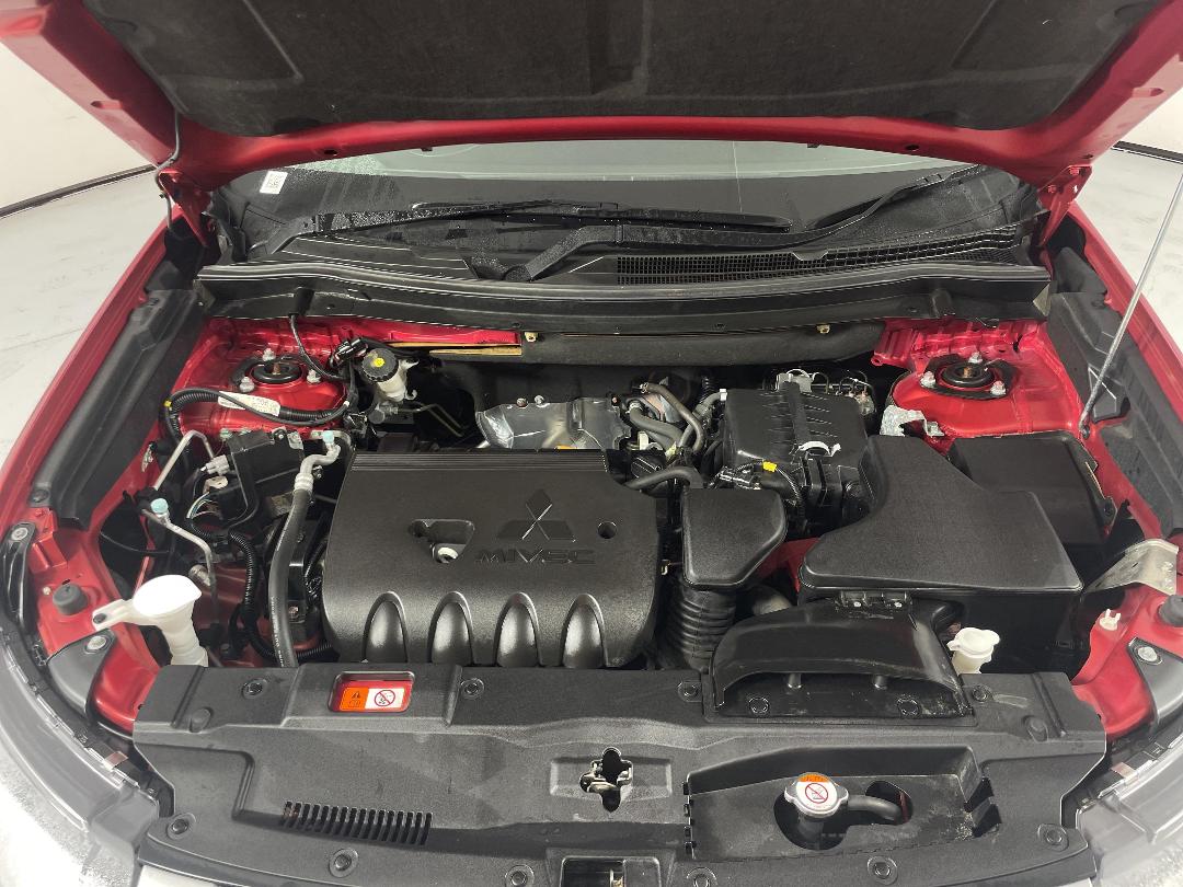 Photo '13' of Mitsubishi Outlander