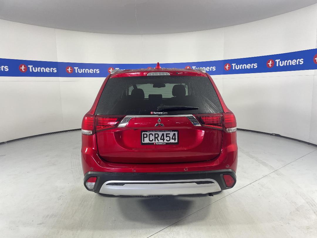 Photo '6' of Mitsubishi Outlander