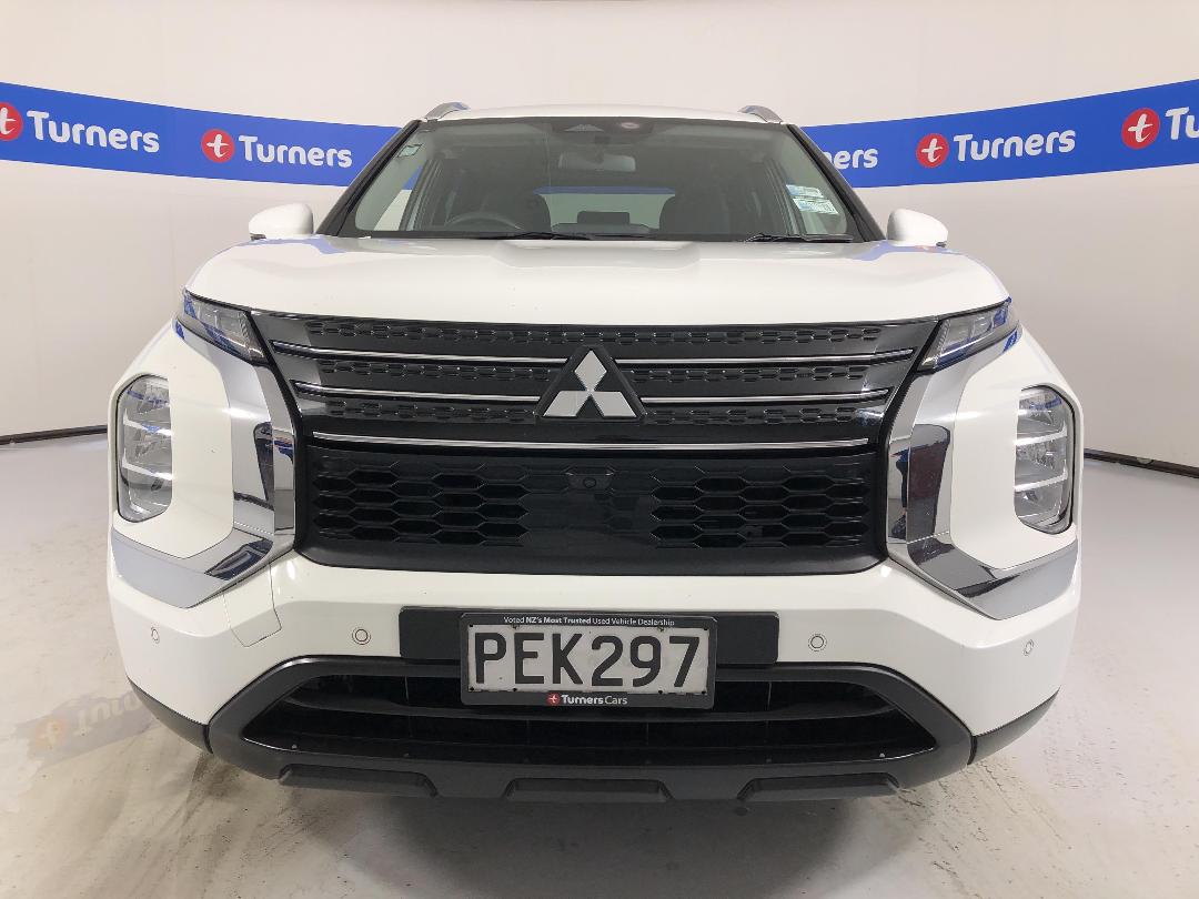 Photo '2' of Mitsubishi Outlander