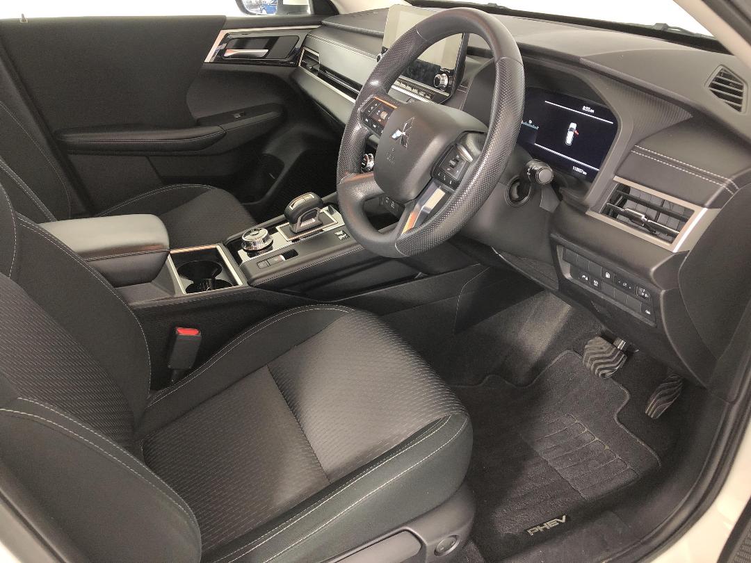 Photo '16' of Mitsubishi Outlander