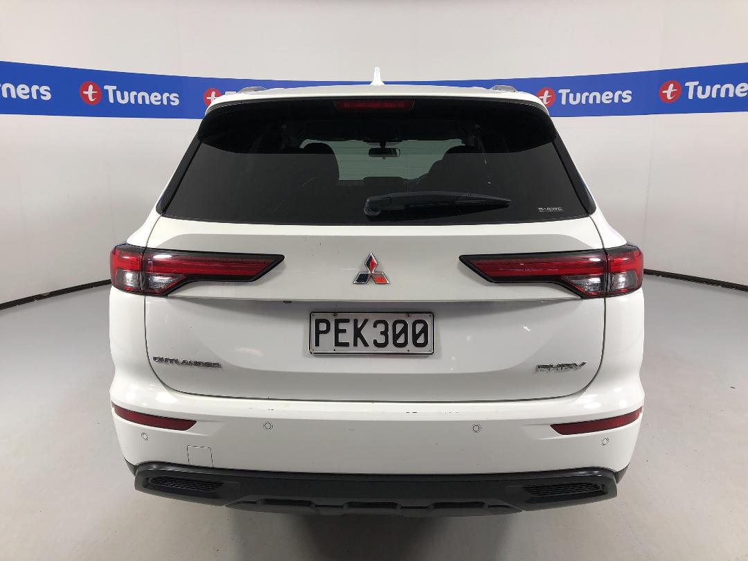 Photo '6' of Mitsubishi Outlander