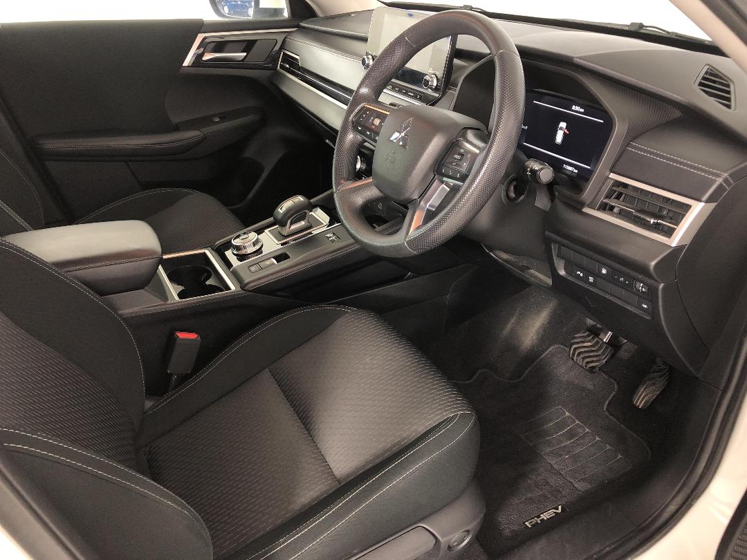 Photo '16' of Mitsubishi Outlander