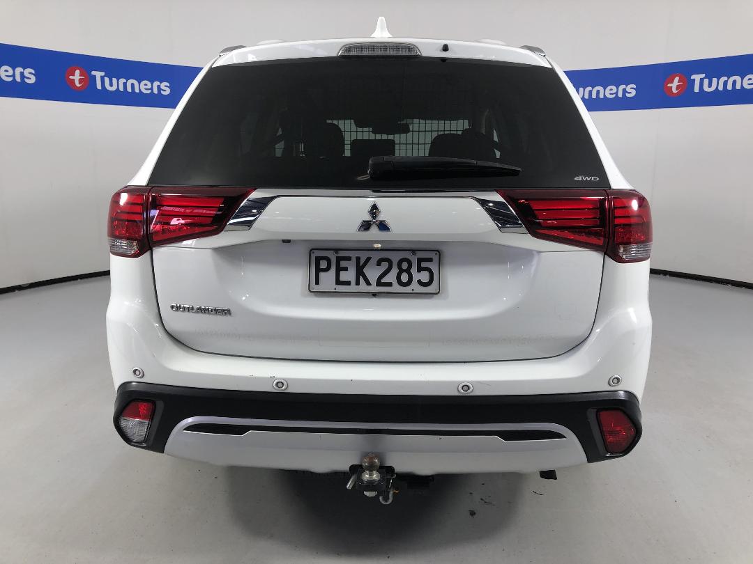 Photo '6' of Mitsubishi Outlander