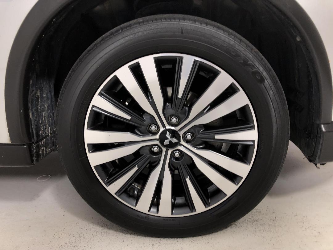 Photo '9' of Mitsubishi Outlander Photo '9' of Mitsubishi Outlander