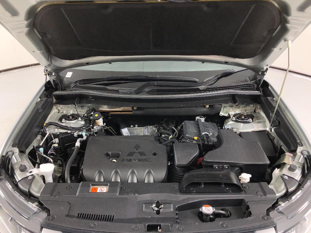 Photo '13' of Mitsubishi Outlander Photo '13' of Mitsubishi Outlander