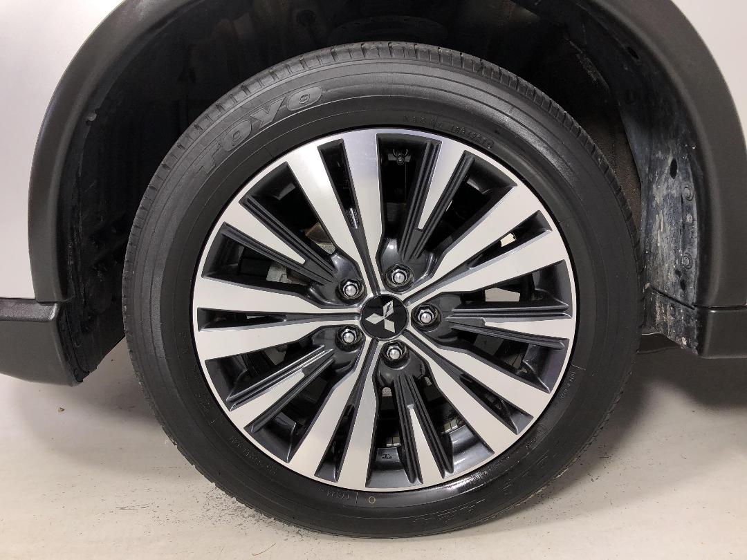 Photo '10' of Mitsubishi Outlander Photo '10' of Mitsubishi Outlander